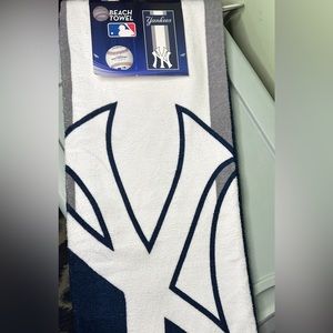 New York Yankees ~ Beach Towel - 30”x60”. Official MLB, Genuine, Authentic